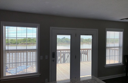 Matagorda House | River Front Fishing Lodge Close to Beach!