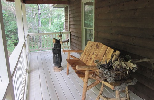 Cleveland House | River Front Property, Local Wineries, fun and relaxing, Enjoy sounds of River