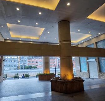 Downtown Shanghai Apartment | River House Near The Peoples Square And The Bund