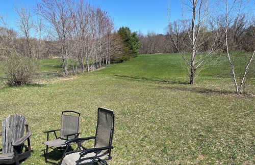 Mauston House | River House on 4 acres! Bring the dog!