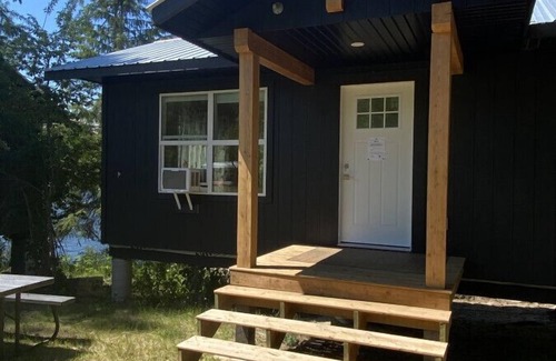 Clearwater Cabin | River's Edge Retreat | Breccia Glamping Cabin