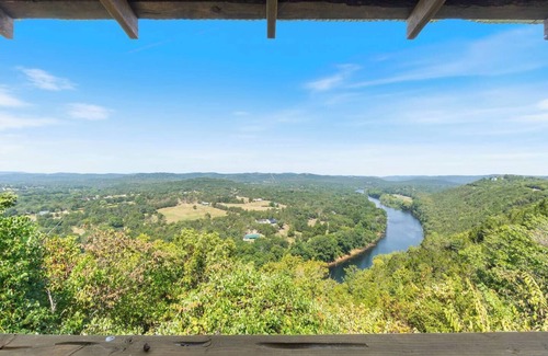 Eureka Springs House | River View, Sleeps 6, Hot Tub