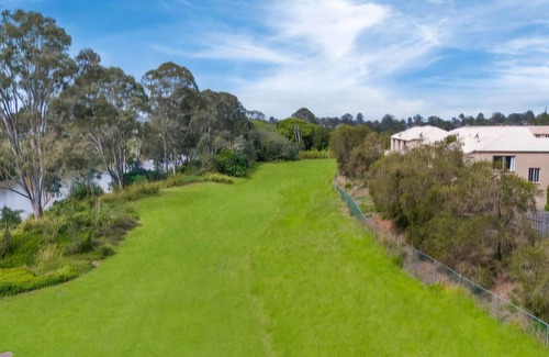 Waterford House | River View Townhouse centrally located between Brisbane & the Gold Coast.