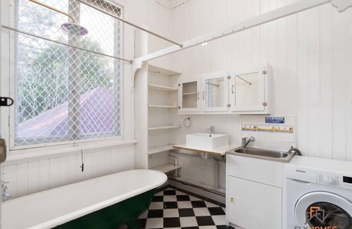 Hamilton Apartment | River view two bedroom Hamilton