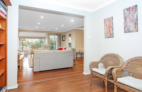 Hawks Nest House | River Views - Pet Friendly