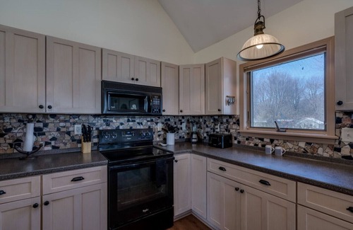 Cape Vincent House | RiverBreeze Retreat - Two Homes w/River Views