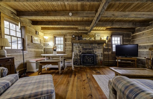Luray Cabin | Riverfront Cabin! Farm, Fireplaces, Trail & Kayaks