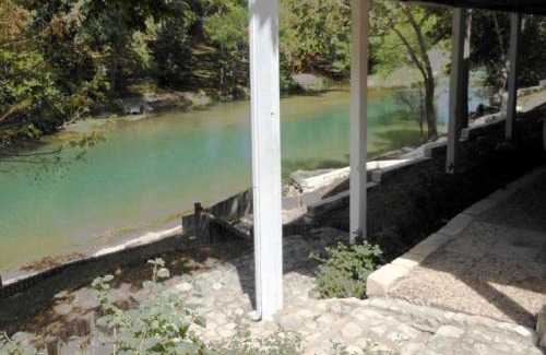 New Braunfels House | Riverfront Cabin Rental near Canyon Lake in New Braunfels, Texas