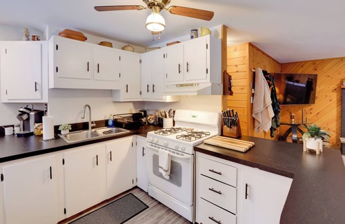 Schroon Lake Cabin | Riverfront Cabin w/Hot Tub in Schroon Lake!