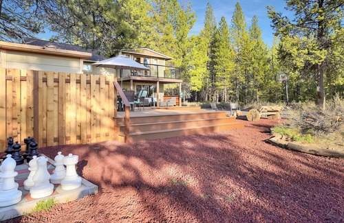 Sunriver Cabin | Riverfront Cabin w/Trails, AC & Views
