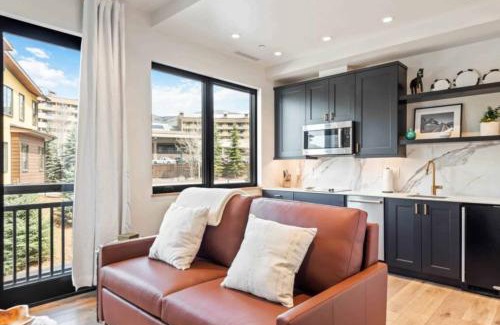 Avon Apartment | Riverfront Lodge 109 by East West Hospitality