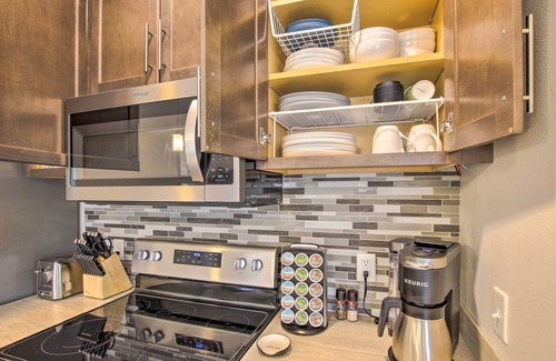 Sheboygan House | Riverfront Sheboygan Townhome w/Grill!
