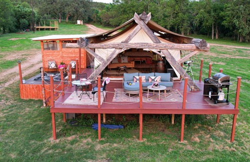 Marble Falls Cabin | Riverfront Yurt, AC, Hot tub, Kayaks, Movie Projector, Fire Pit