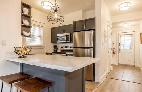 The Blue Mountains House | Rivergrass Oasis: Steps to Blue Mountain Village!