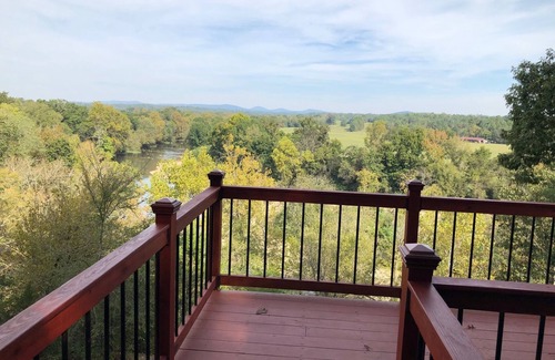 Amity Cabin | Rivers Bend offers beautiful views of the Ouachita Mountains and the Caddo River