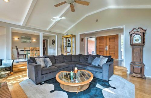 Reedville House | Rivers Edge Retreat with Kayaks and River Access!