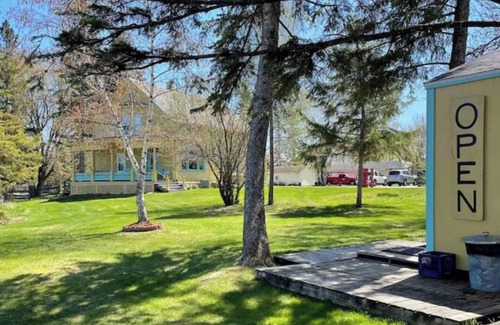 Warroad House | Rivers Edge Victorian Inn