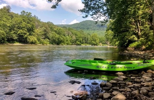 Confluence Ski Chalet | Riverside Chalet, Near Bike Trail, Hiking, Rafting, Fallingwater and mountains