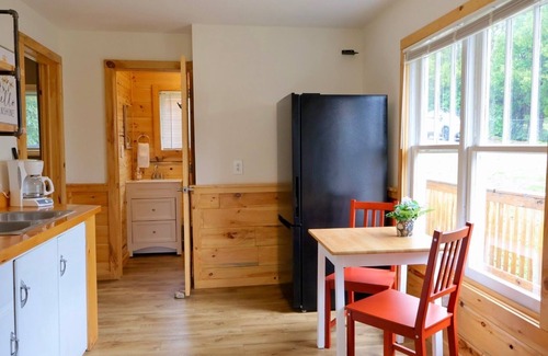 Indian River Cabin | Riverside Escape Perfect for Families & Friends