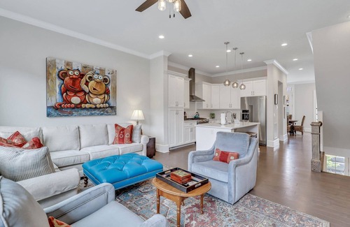 Hitch Village - Fred Wessels Homes House | Riverside Getaway In Unbeatable Location W/Parking by Lucky Savannah