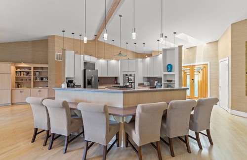 Woodstock Cabin | Riverside Heaven: Family/Romance, Hot Tub, Views