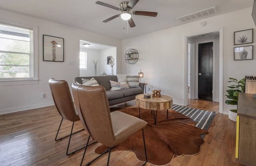 Riverside Heights House | Riverside Heights. Game room. Near Riverwalk area