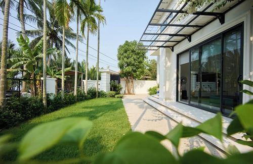 Cam Thanh Villa | Riverside Retreat: Infinity Pool & Sauna Luxury at Private Villa