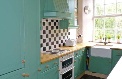 Airton Apartment | Riverside Walk