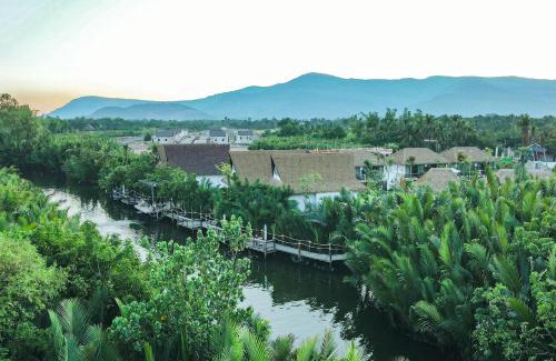 Kampot Resort | RiverTree Villa & Resort