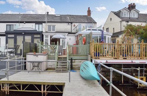 Little Leigh House | Riverview Cottage