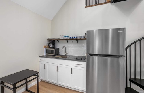 Saugatuck Apartment | Riverview Loft