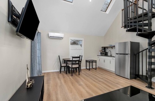 Saugatuck Apartment | Riverview Loft