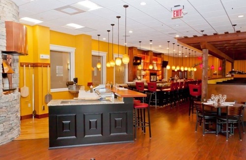 Lincoln Resort | Riverwalk at Loon Studio with Kitchenette and Balcony | Sleeps 4