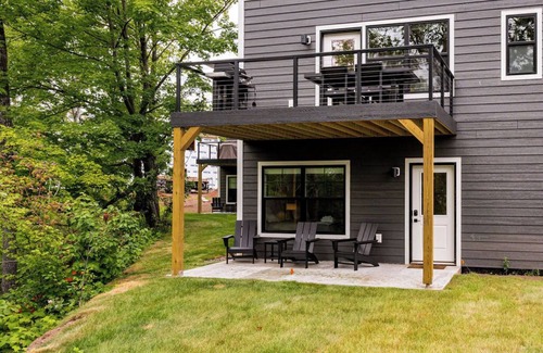 Duluth House | RiverWest Alpine - Base Spirit Mtn.- Dog Friendly - Sauna