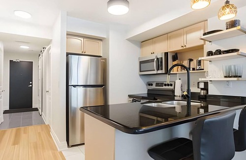 St. Lawrence Apartment | Rivetstays - The Yonge Grand Suites