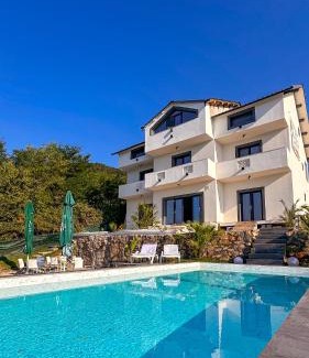 Eselnita Bed & Breakfast | Riviera 990 Ambasador Adult only 15