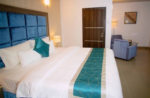 Lagos Hotel | Riviera Suites