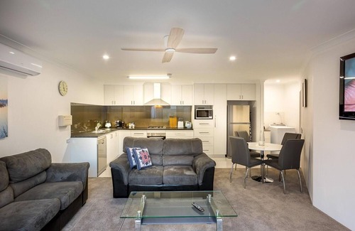 Mount Pleasant House | Riviera Sunrise Hesford