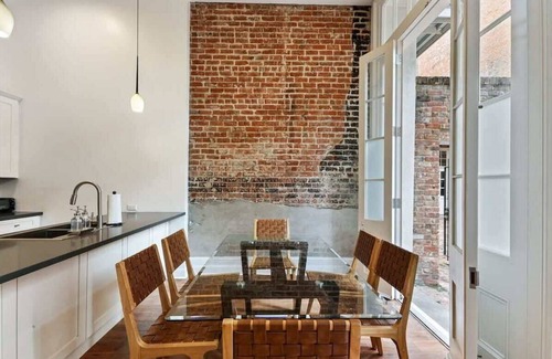 Central Business District Hotel | Roami at Factors Row | Near Bourbon St. | 2BR