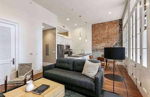 Central Business District Hotel | Roami at Factors Row | Near Bourbon St. | 2BR