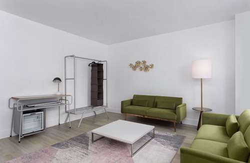 Flamingo/Lummus Apartment | Roami at Hotel Astor