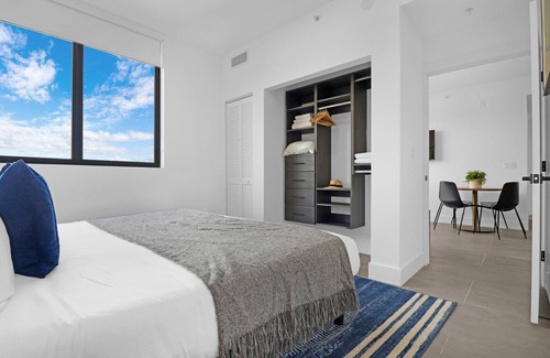East Little Havana Apartment | Roami at Metro Park