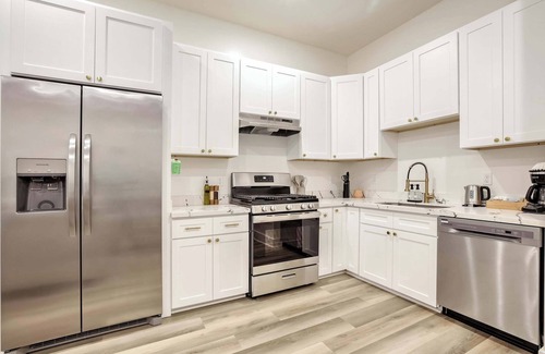 Arts/Warehouse District House | Roami at The Churchill | 3 Bedroom