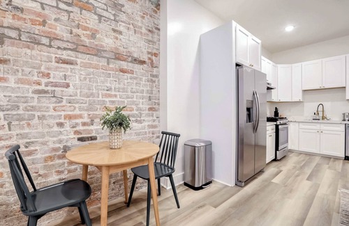 Arts/Warehouse District House | Roami at The Churchill | 3 Bedroom