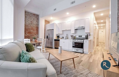 Arts/Warehouse District House | Roami at The Churchill | 3 Bed Combo | 2 Units