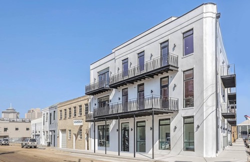 Arts/Warehouse District House | Roami at The Churchill | 4 Bed Combo | 2 Units