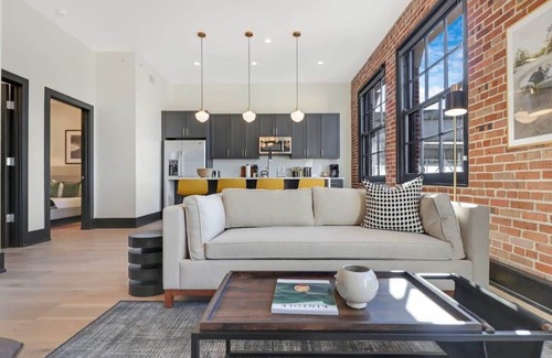 Arts/Warehouse District House | Roami at The Lola | Group Friendly | 7 Bed Combo