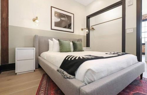 Arts/Warehouse District House | Roami at The Lola Near Bourbon St 3BR #52