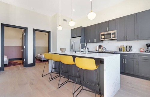 Arts/Warehouse District Hotel | Roami at The Lola Near Bourbon St 3BR #42
