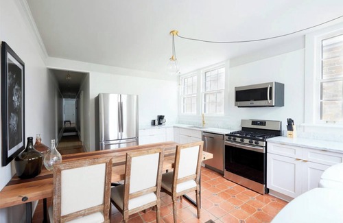 Faubourg Marigny Apartment | Roami at The Mandeville